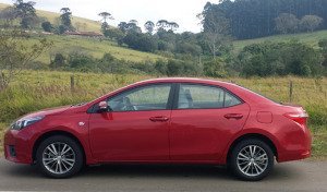 Novo Toyota Corolla com motor 2.0 e câmbio CVT 