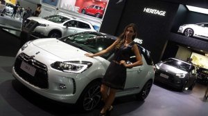 Novas marcas, como a DS e mulheres bonitas fizeram o salão