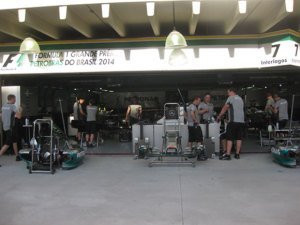 Movimentação nos boxes fazem a Formula 1 ainda mais glamourosa