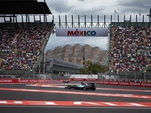 Mais de 335 mil pessoas foram ao autódromo, 135 mil no domingo (foto Mercedes)
