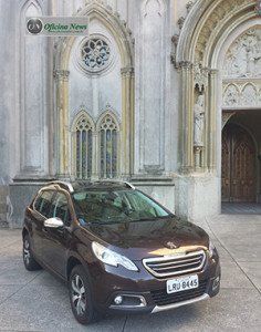Peugeot 2008 combina design atraente com mecânica acertada