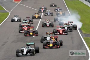 Largada em Suzuka deu o tom da corrida: Hamilton caiu para oitavo (Foto Red Bull)