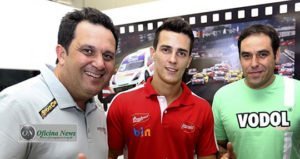 Apesar de vários convites, Camara (D) quer prosseguir o trabalho iniciado com Bassani (E) e Diego (Foto Luca Bassani)