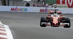 Vettel fica cada dia mais famoso por reclamar durante a corrida (Foto Ferrari)