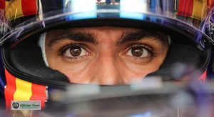 Há tempos que Carlos Sainz está de olho na Renault... e vice versa (Red Bull)