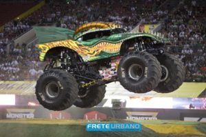 Ipiranga leva uma atração para o público no Monster Jam