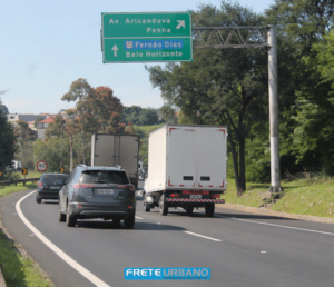 VUCs também transportam riquezas nas rodovias.