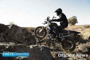 Triumph apresenta Tiger 900 em duas versões Adventure 