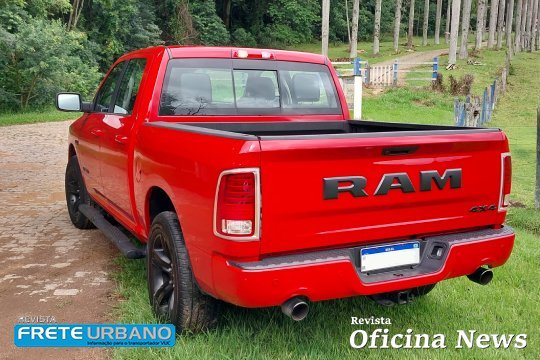 Ram Classic 1500: cheia de tradição com motor V8 de 400 cv