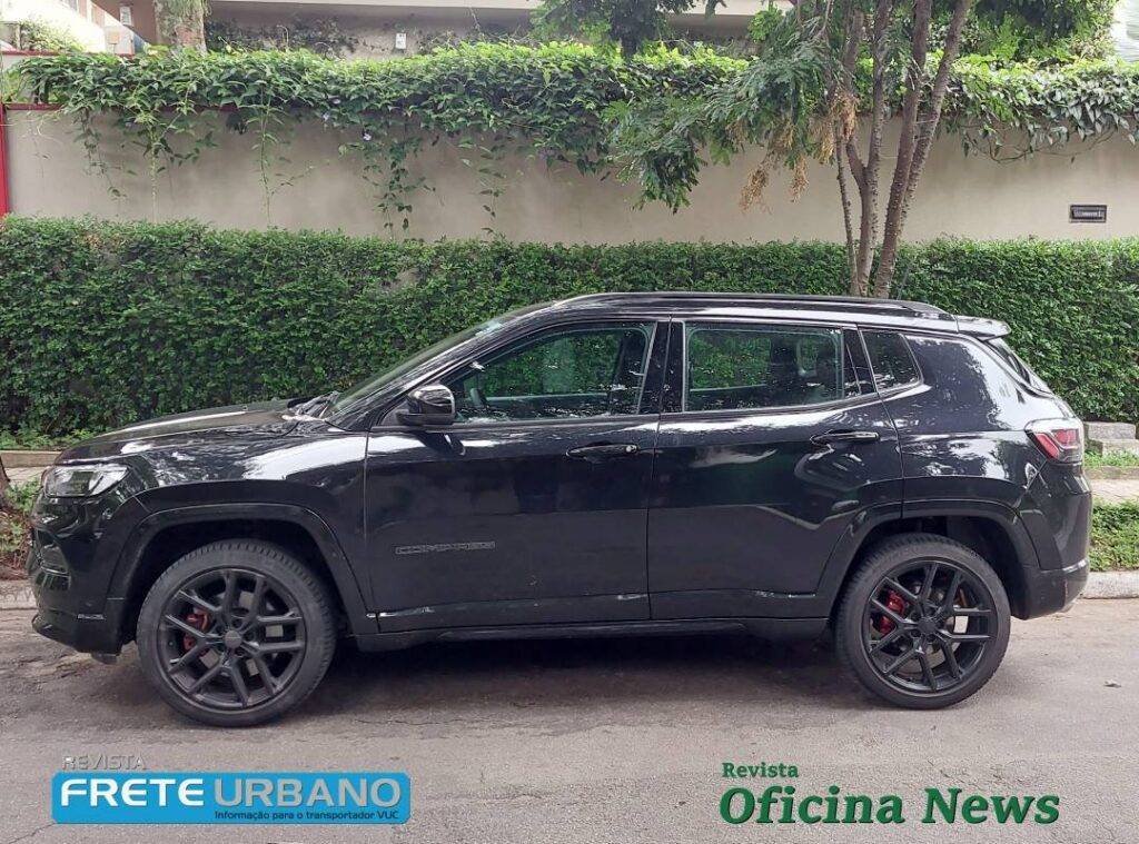 Jeep Compass Blackhawk: performance e

tecnologia com motor 2.0 Turbo 