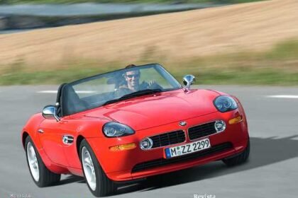 Roadster BMW Z8 comemora 20 anos como ícone esportivo