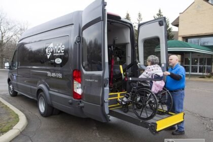 Ford lança serviço de transporte médico não emergencial