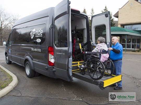 Ford lança serviço de transporte médico não emergencial