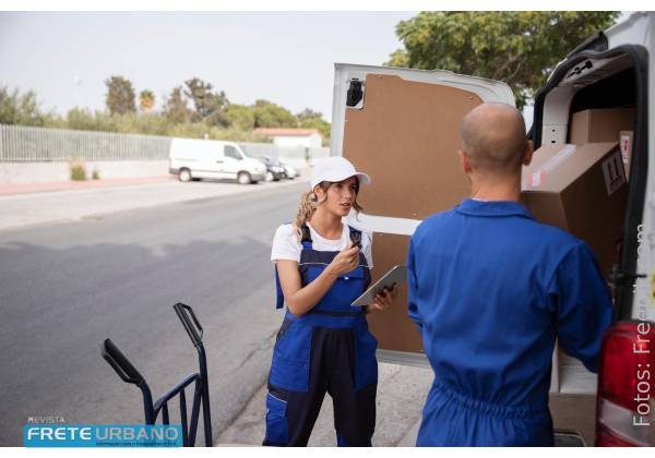 Carga e descarga mal planejadas comprometem o transporte urbano