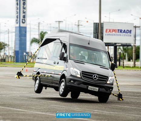 Mercedes-Benz demonstra controle de estabilidade da Sprinter
