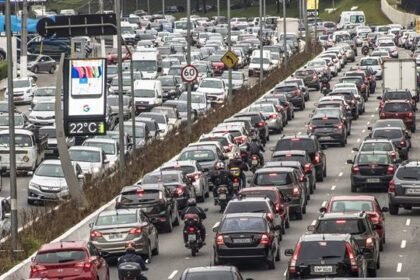 Cuidado com os limites de velocidade ao pegar a estrada
