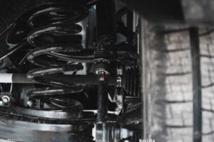 Folgas da barra estabilizadora, bieleta e buchas pedem verificação minuciosa