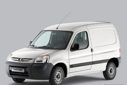 PEUGEOT apresenta modelo 2019 da Partner com novo motor