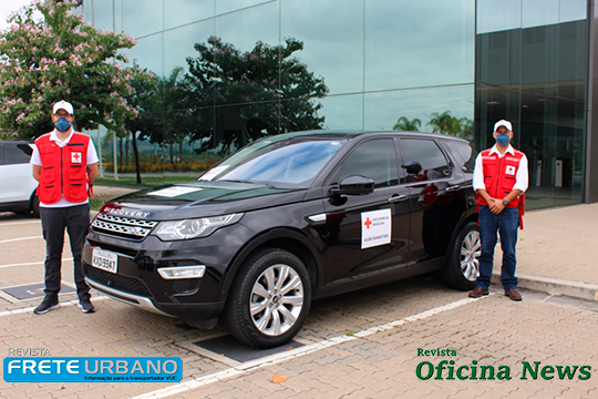 Jaguar Land Rover produz máscaras e apoia a cruz vermelha no Brasil