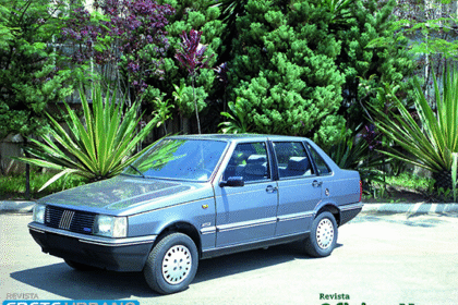 Fiat comemora o lançamento do sedã Prêmio há 35 anos