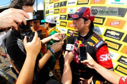 Cacá Bueno é o piloto em atividade mais articulado (foto Fernanda Freixos)