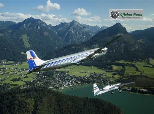 Nas céus sobre as colinas de Zeltweg, um show. Na pista, um desastre (Foto Red Bull)