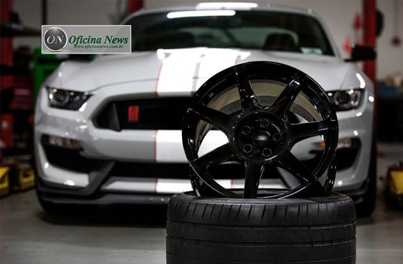 Ford Mustang Shelby vem com roda de fibra de carbono 