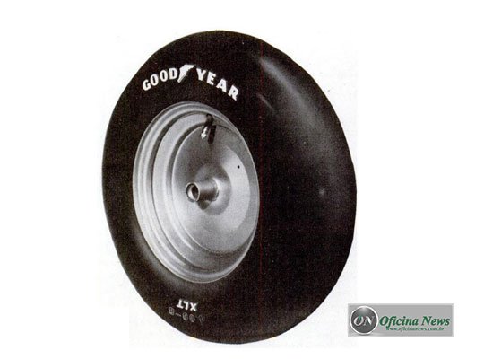 Parte da missão dos EUA no espaço, há 46 anos a Goodyear desenvolveu pneu para nave espacial Apollo 14. Entre equipamentos utilizados na ocasião para explorar a lua estavam os pneus Goodyear XLT.