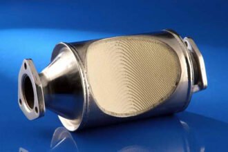 A fabricante de catalisadores automotivos Umicore orienta para danos no catalisador por conta de buracos nas vias causados pelas chuvas.