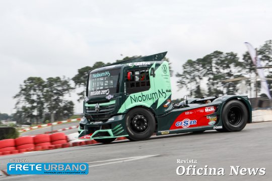 Caminhão Volkswagen híbrido elétrico estreia na Copa Truck