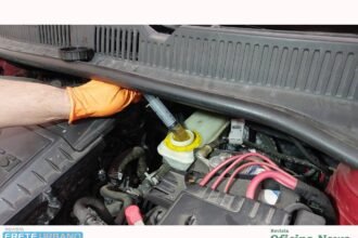 Troca do cilindro mestre deve incluir o reservatório e o fluido de freio