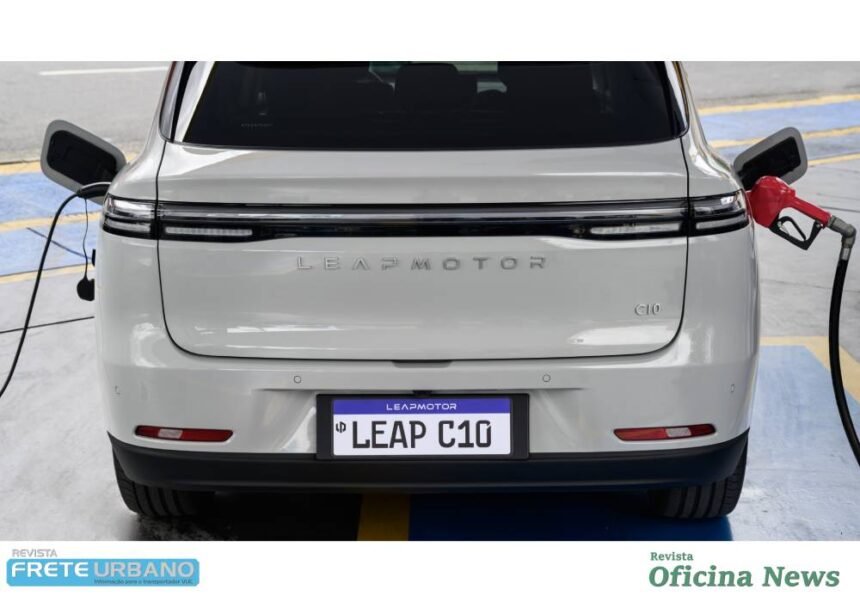 Leapmotor C10 chega nas versões BEV e Ultra-Híbrida REEV