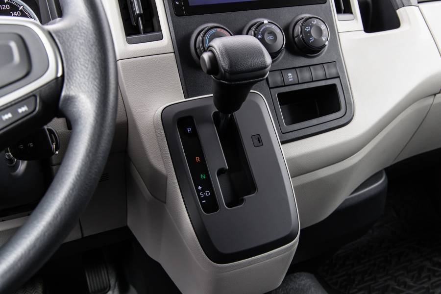 Toyota Hiace Furgão é lançado na versão furgão com 1.055 kg de capacidade de carga