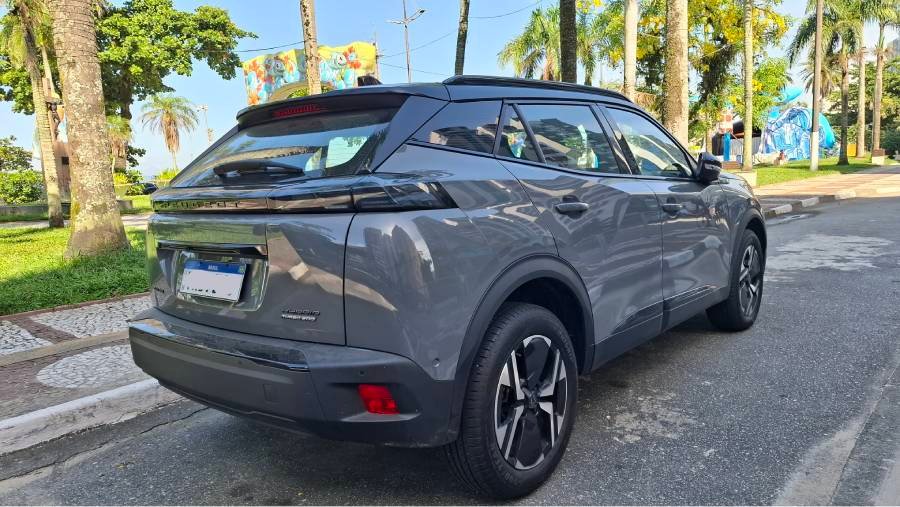 Peugeot 2008 Hybrid: na versão GT com motor turbo e híbrido