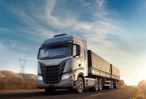Iveco S-Way alcança 7 mil unidades vendidas no Brasil