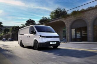 Ford lança Transit City elétrica para carga urbana
