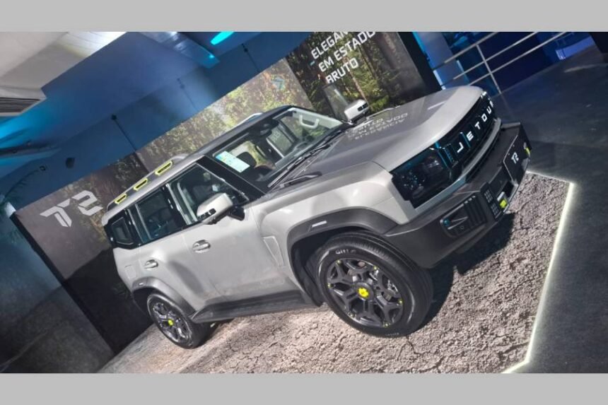 Jetour inicia operação no Brasil com SUVs híbridos