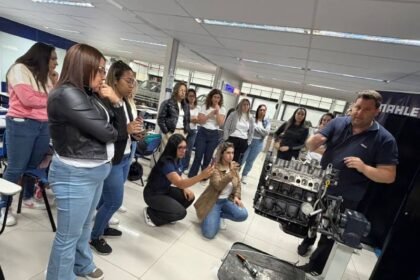 Sindirepa-SP capacita mulheres na reparação automotiva