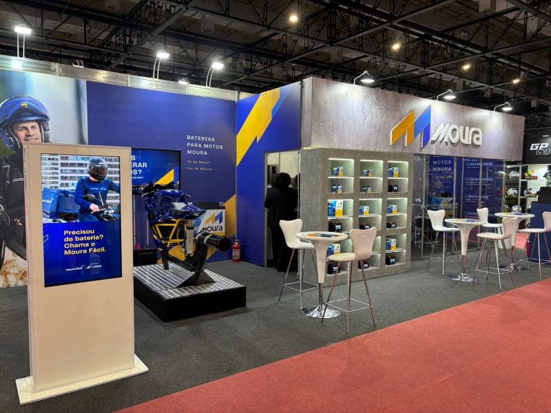 Baterias Moura leva portfólio para motos no Salão de Motopeças