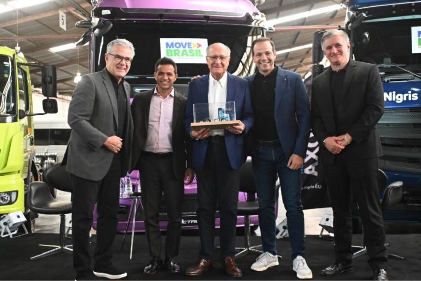 Mercedes-Benz recebe Alckmin e reforça adesão ao Move Brasil