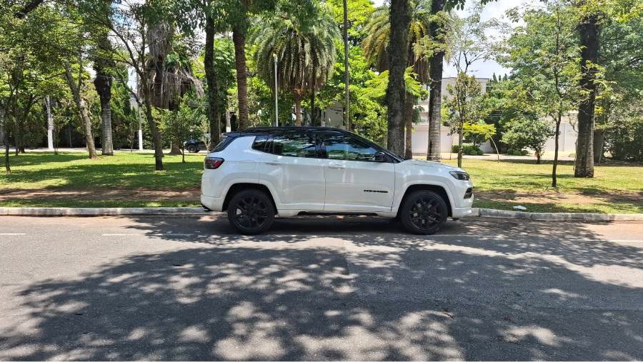 Jeep Compass Blackhawk: motor Hurricane de 272 cavalos