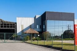 Emaster completa 29 anos e amplia atuação no Brasil