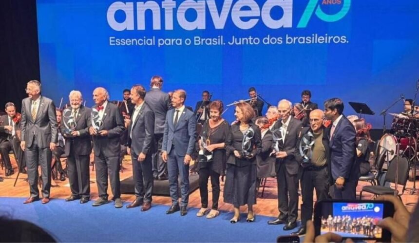 Anfavea comemora 70 anos e aposta em avanço contínuo