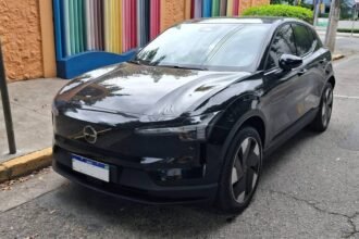 Tech Drive – Avaliação Volvo EX30 Plus E40: motor elétrico de 272 cv O Volvo EX30 na versão Plus E40 utiliza configuração de motor