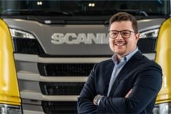Scania investe em peças e formação de novos mecânicos