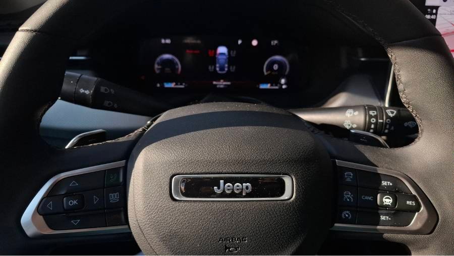 Jeep Compass Night Eagle mantém conjunto T270