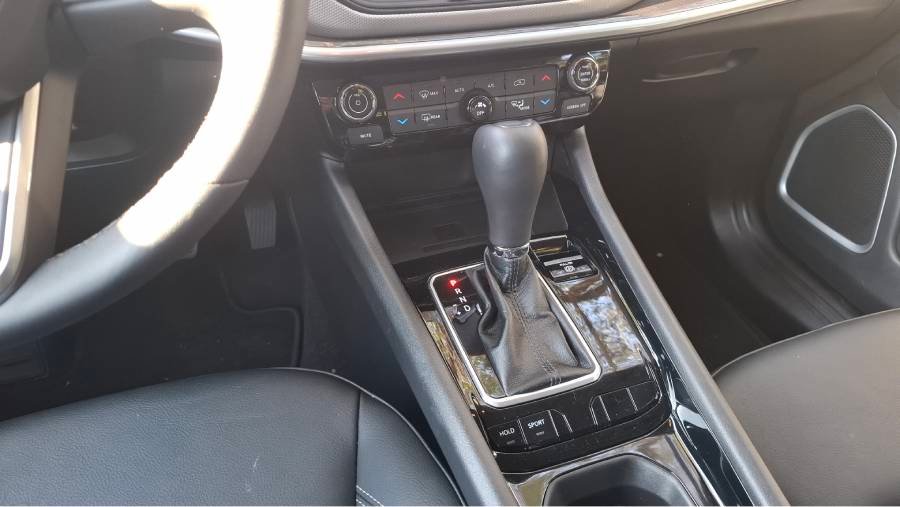Tech Drive: Jeep Compass Night Eagle mantém conjunto T270