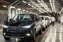 Polo Stellantis de Betim completa 50 anos de operação
