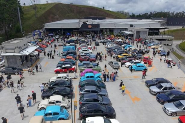 Encontro de carros antigos reúne clássicos em São Bernardo