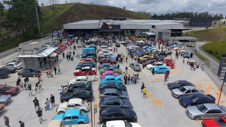 Encontro de carros antigos reúne clássicos em São Bernardo